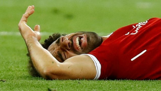 ضربة موجعة لليفربول/ صلاح يخرج مصابا من نهائي كأس إنكلترا