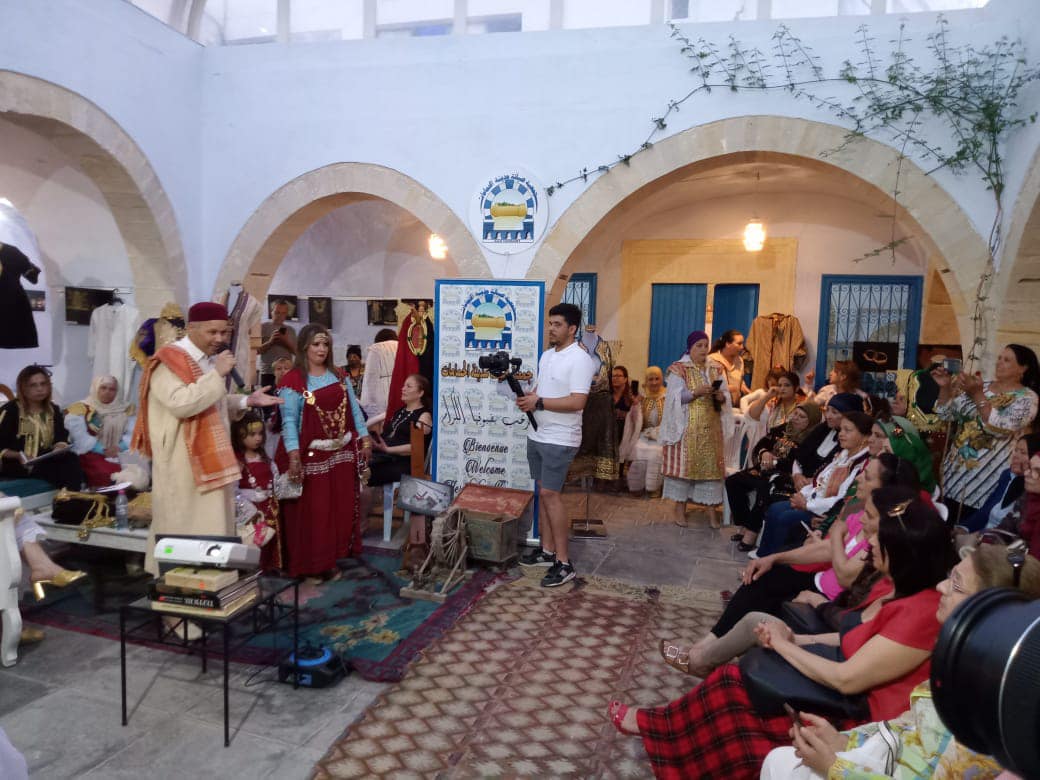 الحمامات تحتفل بشهر التراث تحت شعار”تراثنا أصالتنا” (صور)