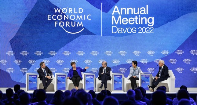 تحذير في منتدى دافوس: العالم على أعتاب عاصفة اقتصادية