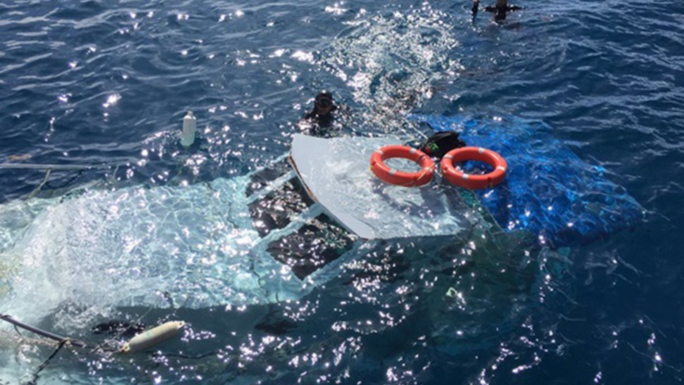 غرق مركب ترفيهي في المنستير