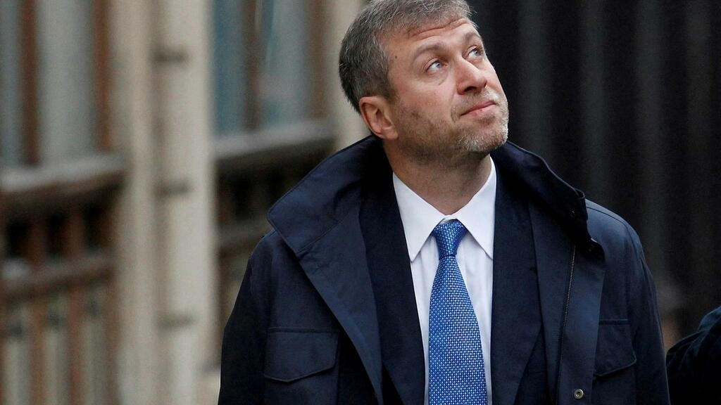 البرتغال تمنع بيع قصر للملياردير الروسي أبراموفيتش