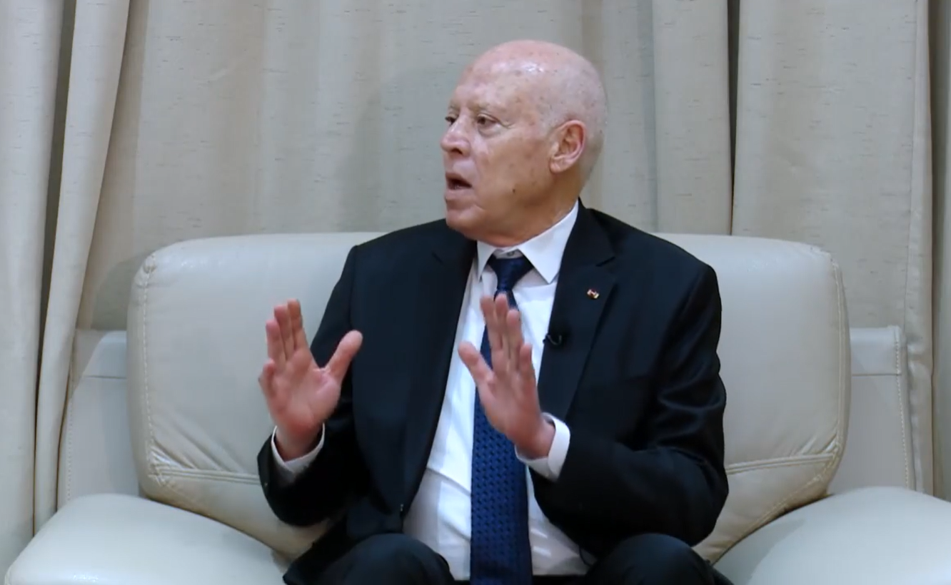 قيس سعيّد يلمّح إلى مسؤولية جبهة الخلاص: ملاحقة من تسبب في افتعال الحرائق ولا تسامح مع المخربين (فيديو)