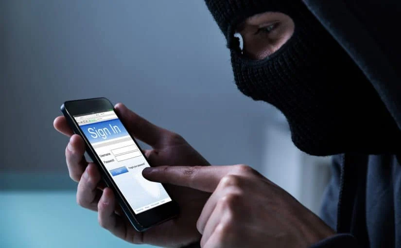 كيف تكتشف ما إذا كان هاتفك مراقبا؟ وكيف تتصرّف؟