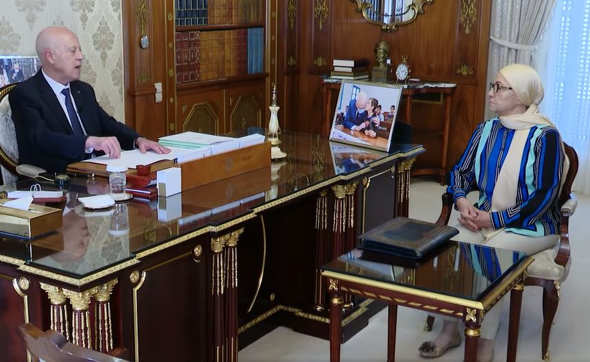 سر استعراض سعيّد لأمر يعود لسنة 1957 وهل سيقلب به الطاولة على  القضاة؟