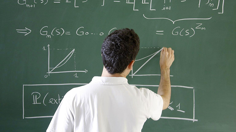 قفصة/ أستاذ يتزعم شبكة للغش في الباكالوريا