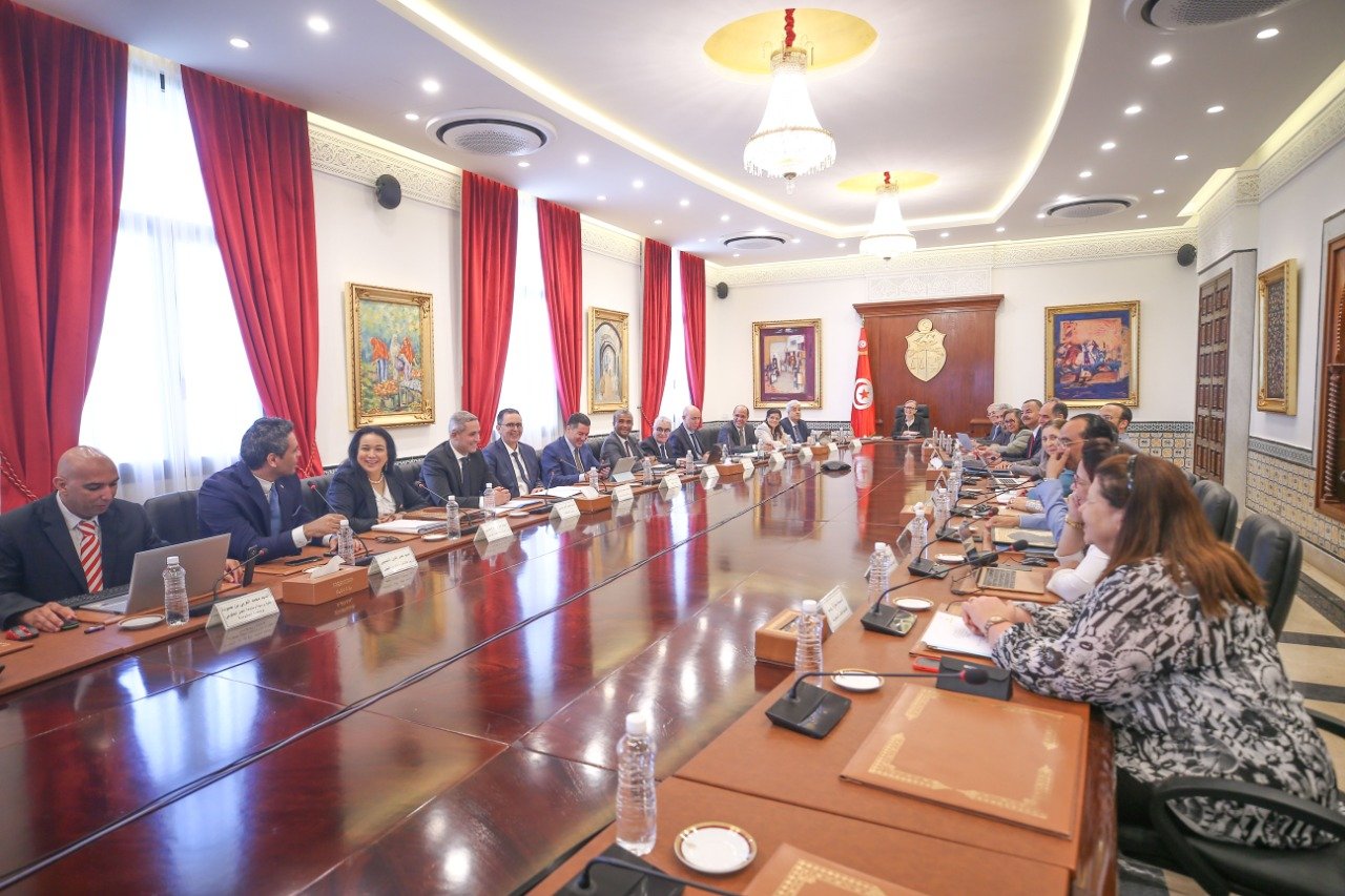 مجلس الوزراء يصادق على 11 مرسوما وأمرا رئاسيا