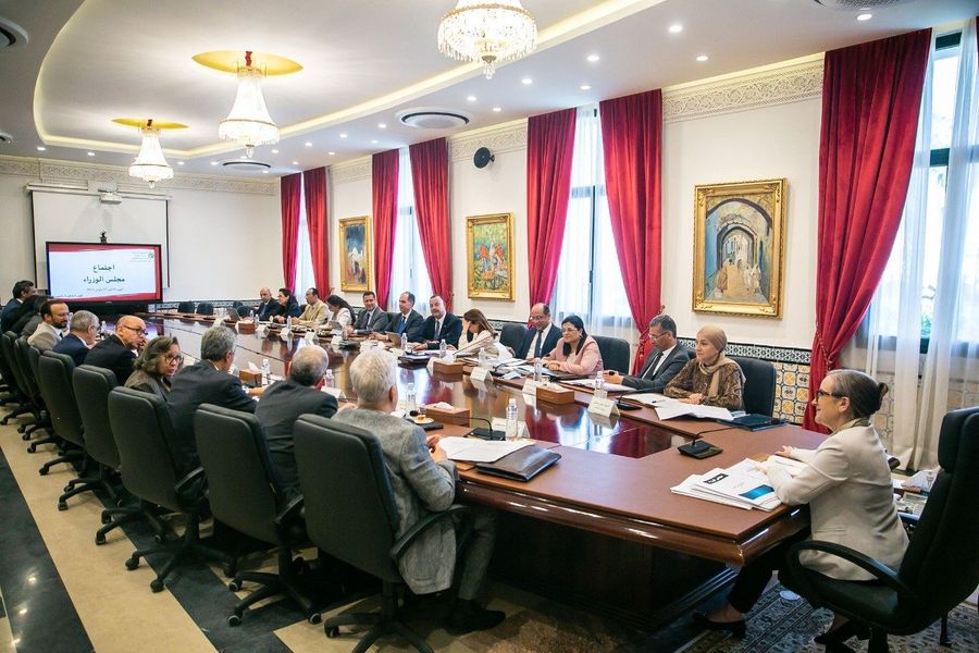 مجلس الوزراء يصادق على مراسيم وأوامر رئاسية.. التفاصيل