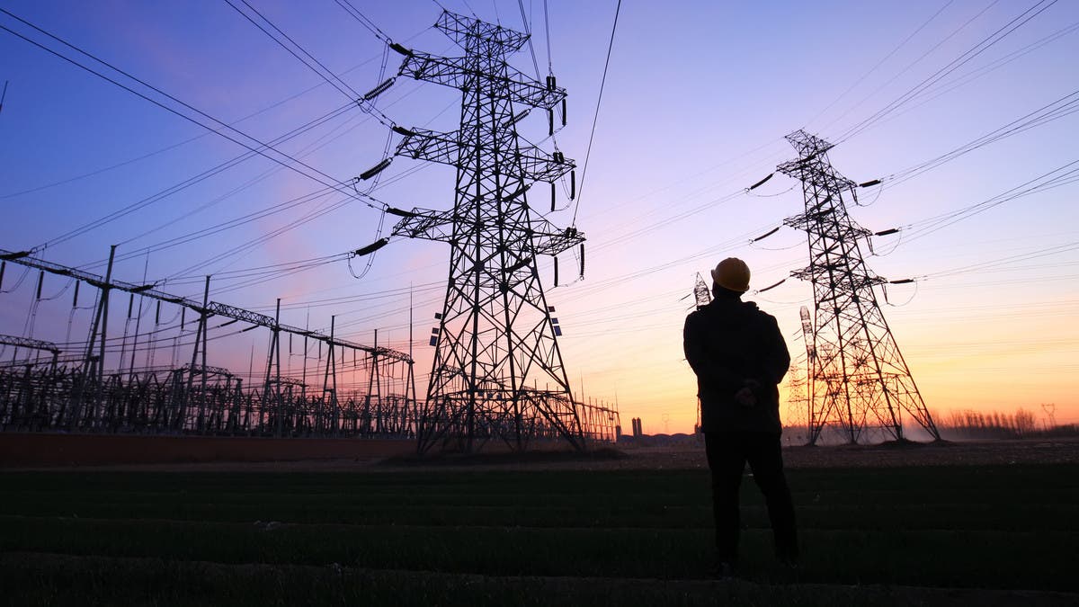 لأسابيع/ يقطع النور يوميا عن قريته ليلتقي حبيبته سرّا