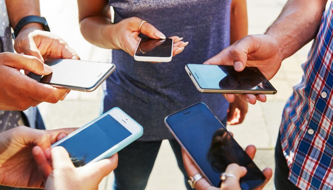 7 أخطاء تؤدّي إلى إتلاف هاتفك 7 أخطاء تؤدّي إلى إتلاف هاتفك