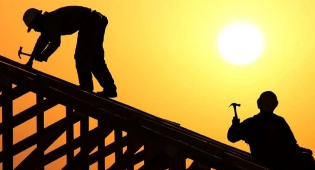 منع العمل تحت أشعة الشمس في هذه الدولة العربية