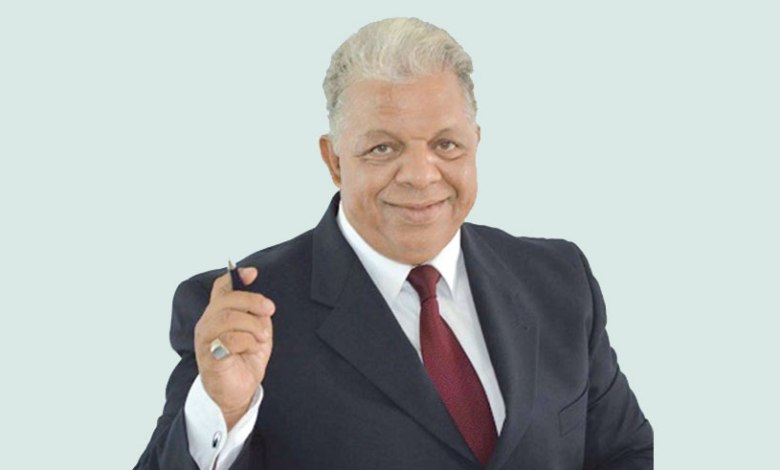 “أرفض الكراسي الممتلئة فراغا”/ سفيان بن فرحات يعتذر عن المشاركة في لجنة بودربالة