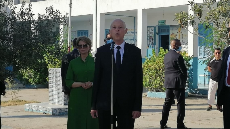 بعد الإدلاء بصوته/ سعيّد يتّهم أطرافا بإختلاق الأزمات ويتوعّد