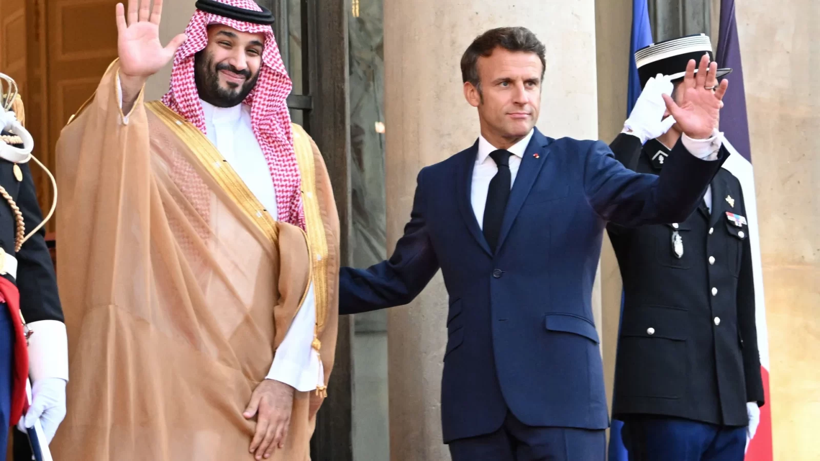 هذا ما دار بين ماكرون وولي العهد السعودي