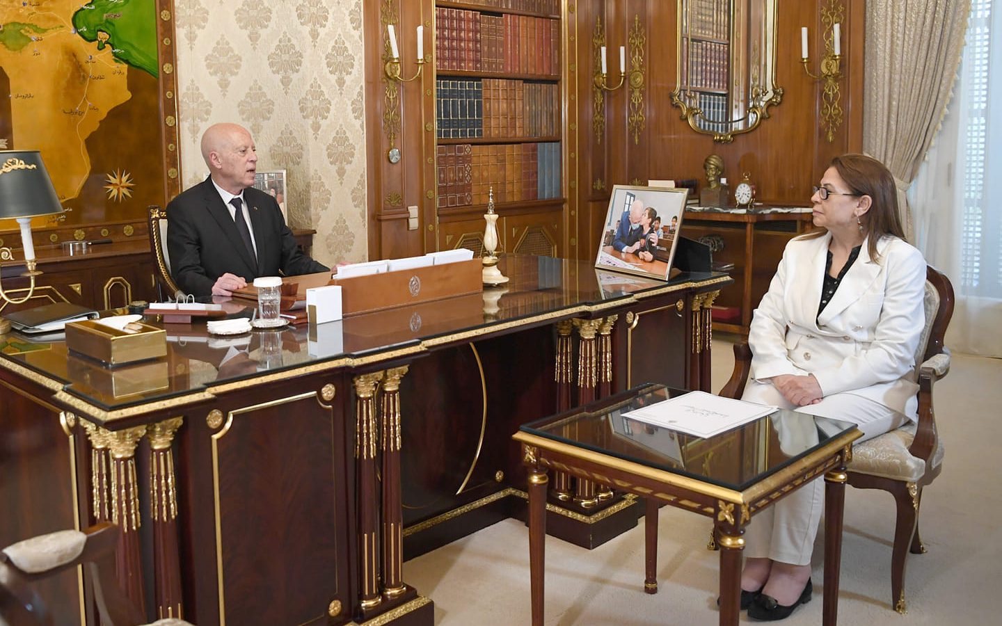 سعيد لوزيرة التجارة: ظاهرة الاحتكار مقصودة ومعلوم من يقف وراءها