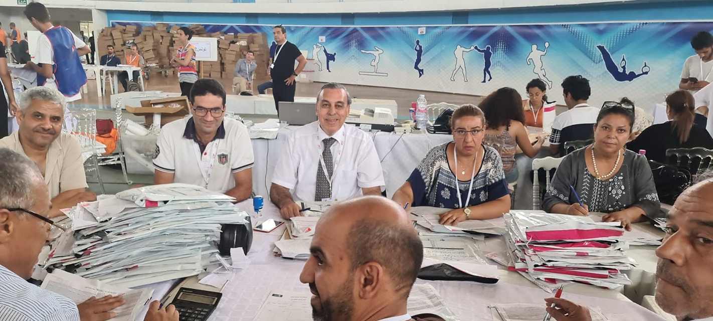 فرز وتجميع نتائج الاستفتاء بتونس1 و2.. التفاصيل