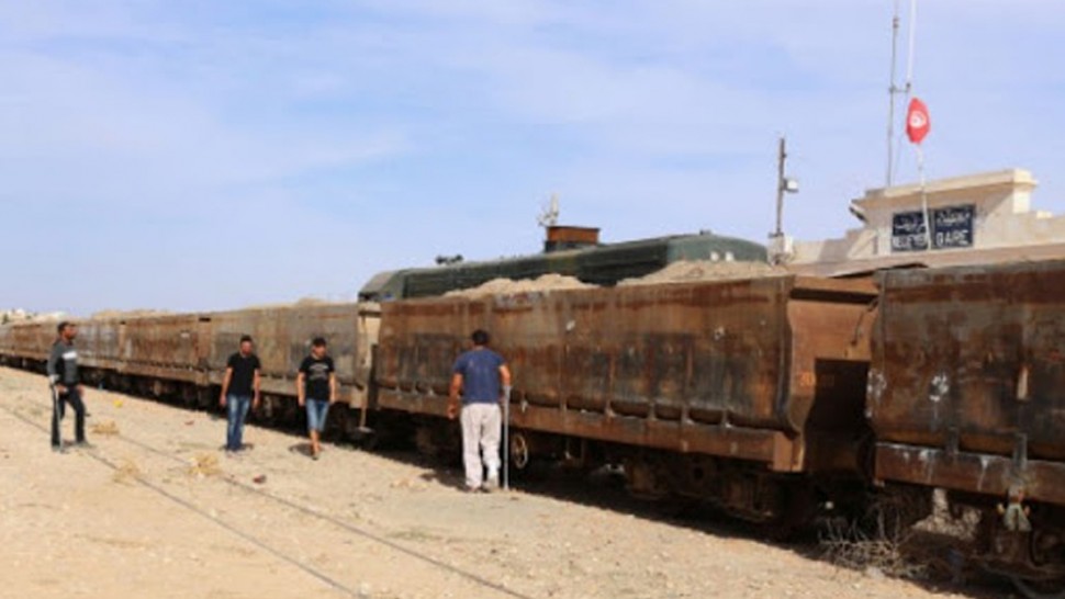 بعد أشهر من التوقف/ إستئناف نقل الفسفاط على الخط الحديدي 13