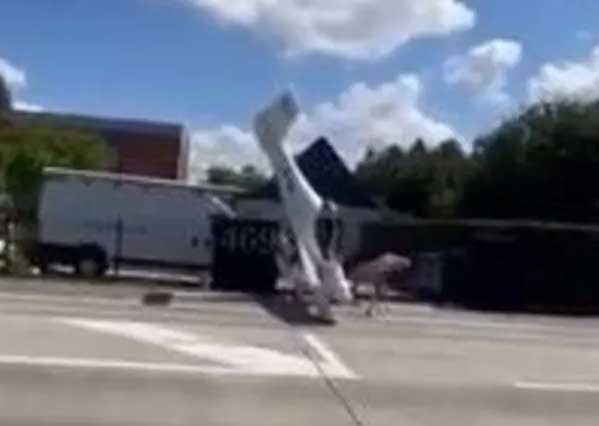 شاهد/ طائرة تسقط عمودياً والطيار ينجو بأعجوبة (فيديو)