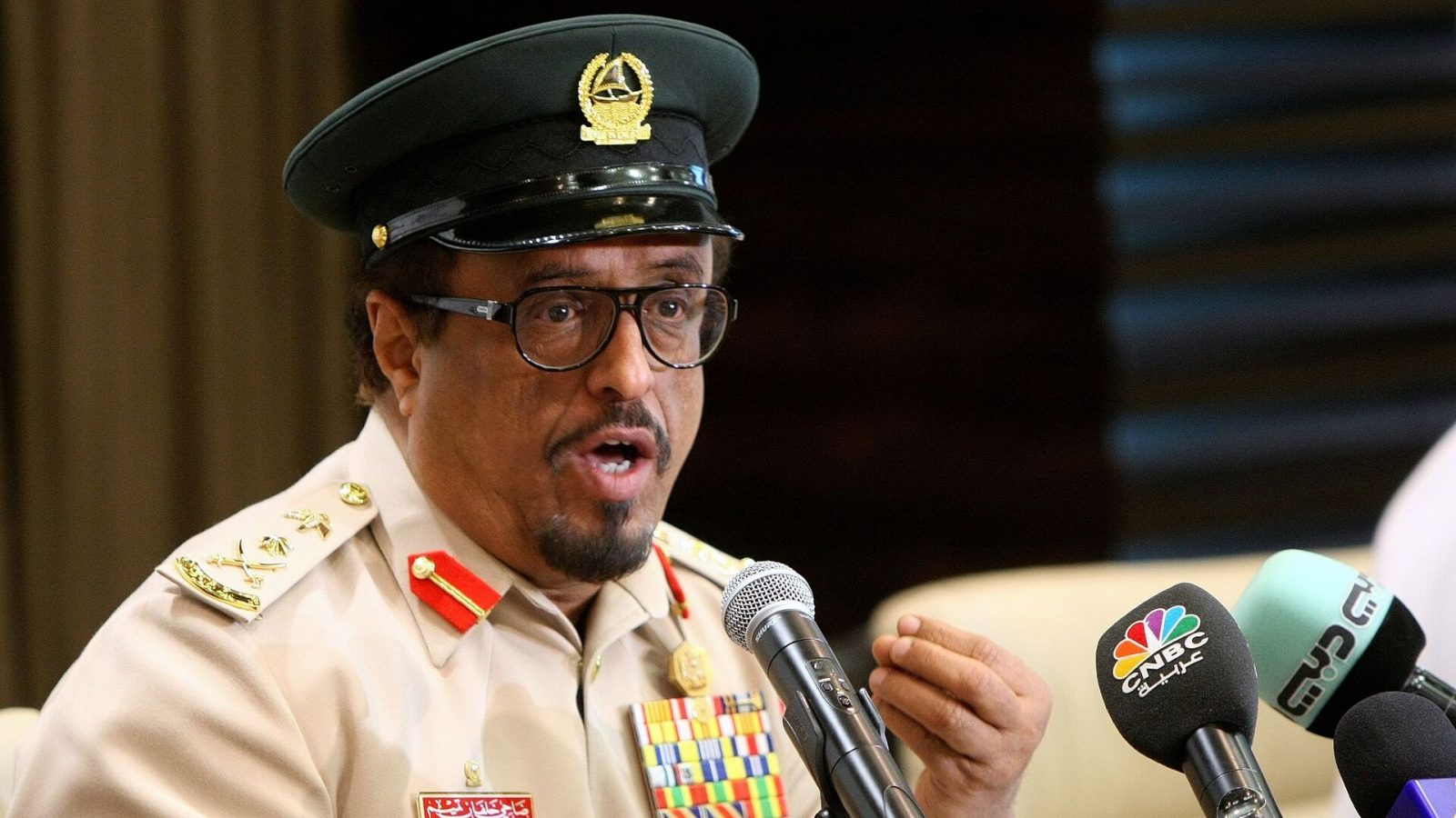 ضاحي خلفان يدعو الدول العربية المطبّعة مع إسرائيل لإعادة تقييم الموقف