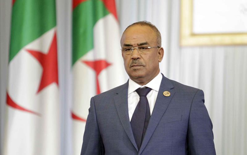 الجزائر/ الاحتفاظ برئيس وزراء سابق لهذا السبب