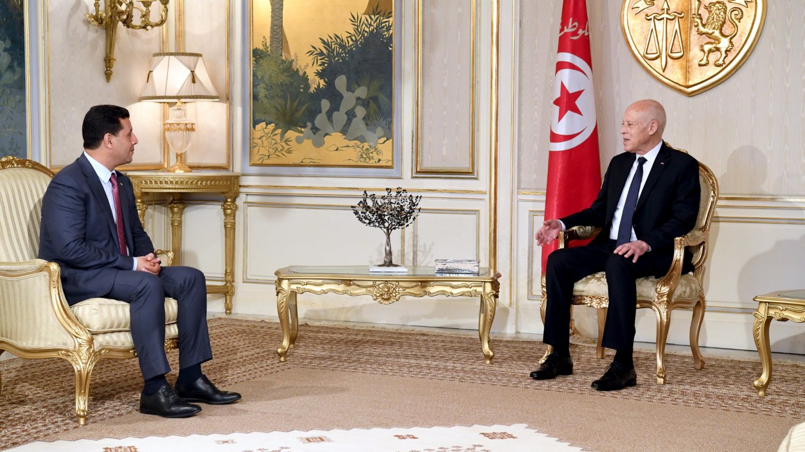 في لقاء بوزير السياحة الجزائري/ سعيّد يدعو إلى دعم التعاون بين البلدين في القطاع السياحي (فيديو)