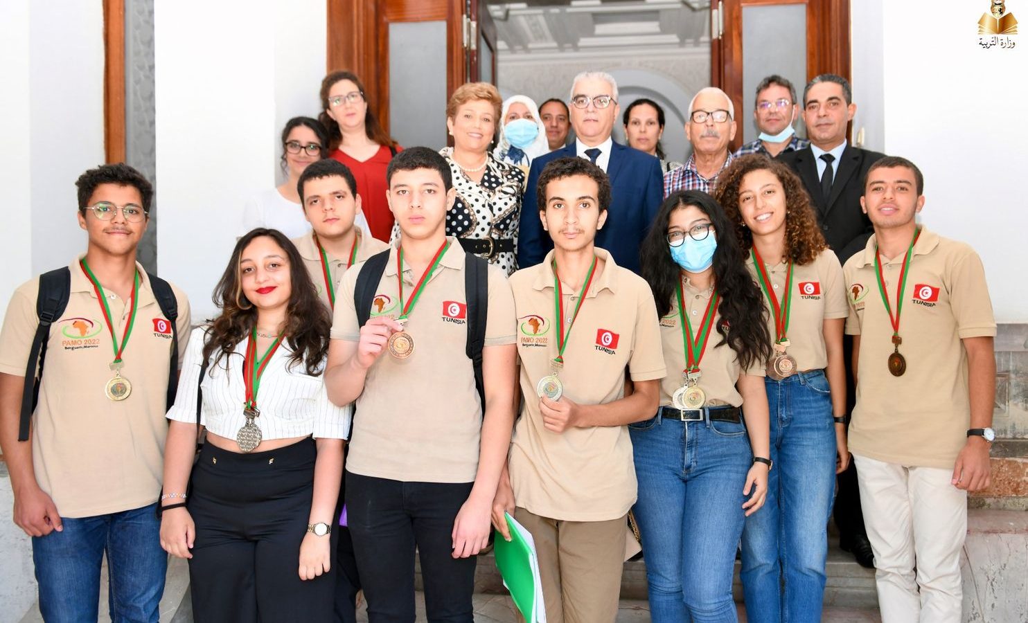 السلاوتي يكرّم المتوجين بالمرتبة الأولى إفريقيا في الرياضيات (صور)