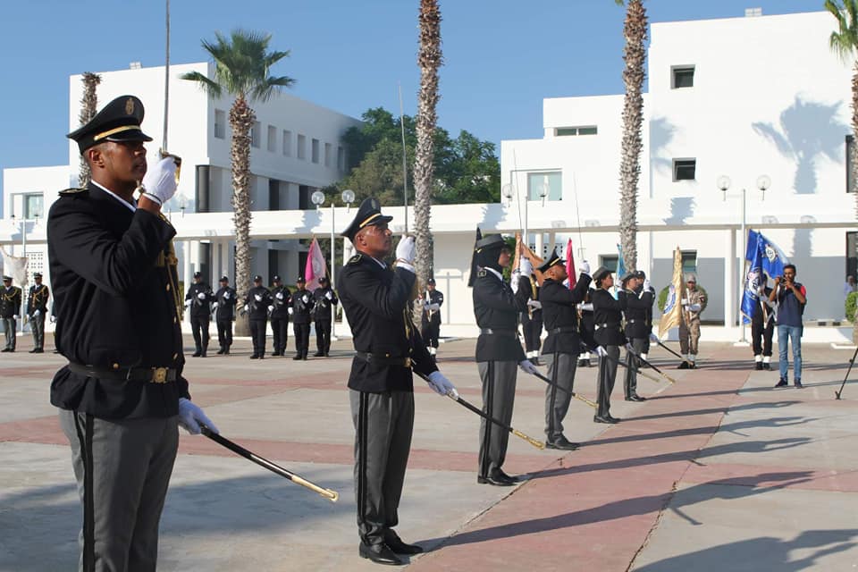 كاتب عام وزارة المالية يشرف على حفل تخرج أول دورة تكوين لتلامذة ضباط الديوانة