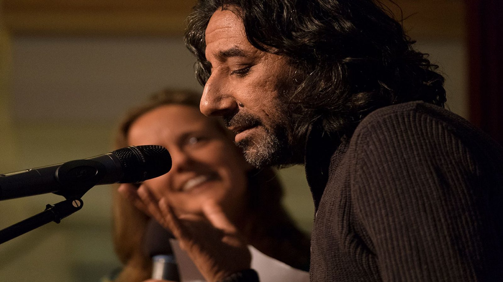 شاعر وسيناريست سوري يروي ماحصل له في قنصلية تونس بدبي شاعر وسيناريست سوري يروي ماحصل له في قنصلية تونس بدبي