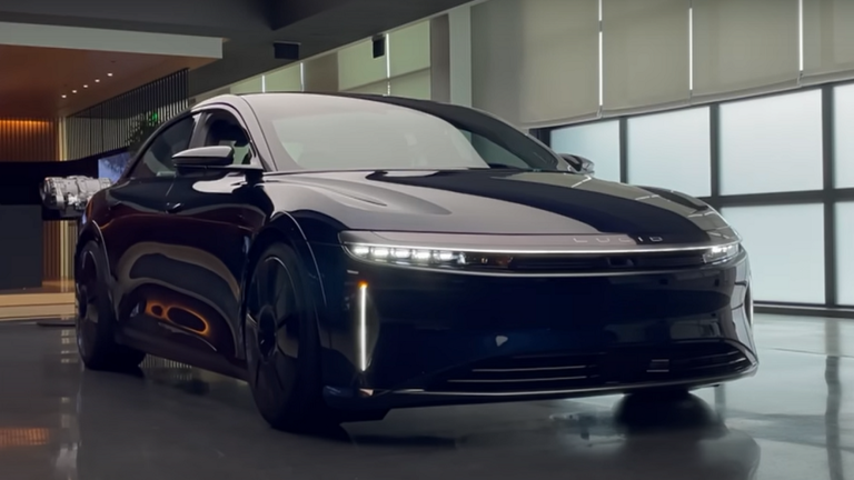 شاهد الفيديو/ الكشف عن واحدة من أقوى السيارات وأكثرها تطورا