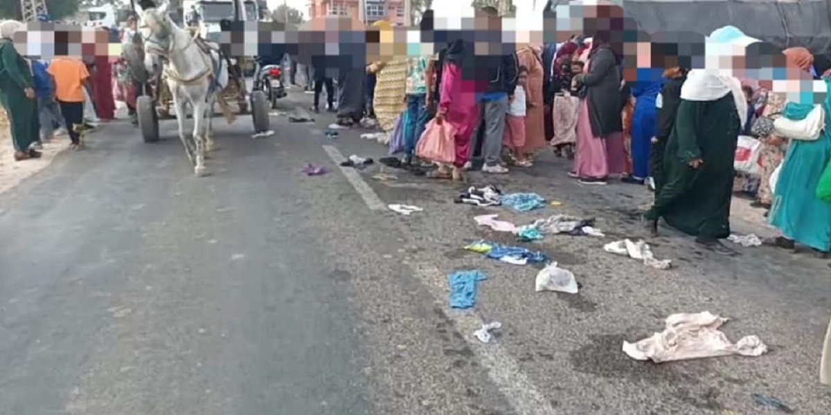 شاهد الفيديو/ مغربيات يرمين ملابسهن الداخلية على الرجال “الشرفاء”