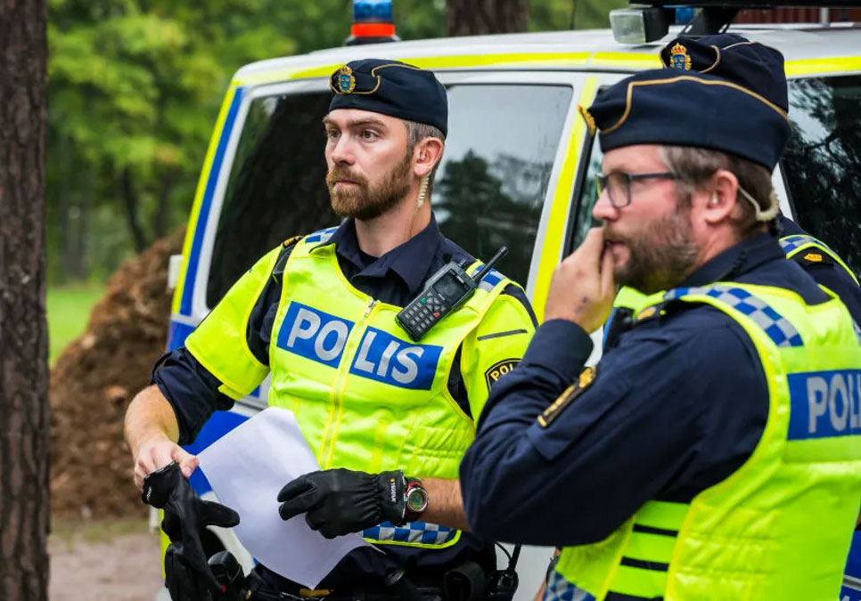 السويد تدرس تجريم حرق المصحف