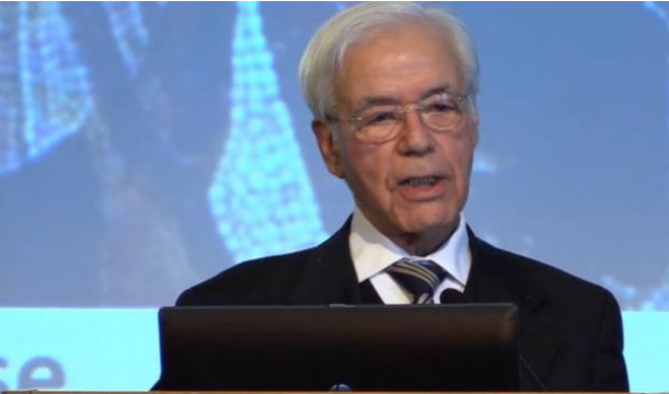 بعد كتاب الفرنسية/ حسين فنطر يكشف عن أخطاء في كتاب مدرسي آخر