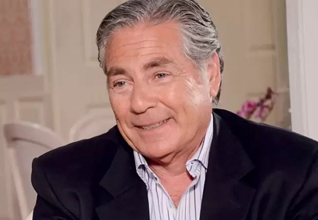 شاهد/ جدل في مصر بعد ظهور الفنان مصطفى فهمي مع فتاة في مطعم