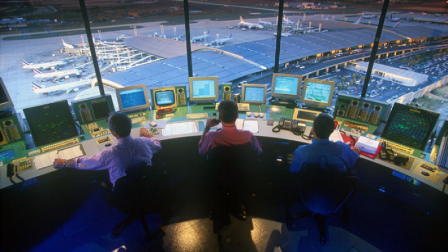 بعد قرار التسخير/ نقابة الملاحين تحذر من مخاطر تهدد السلامة الجوية