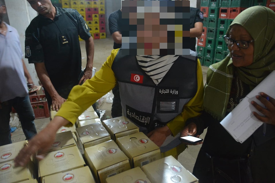 قفصة/ مداهمة مخزن عشوائي للخمور.. وهذا المحجوز (صور)       