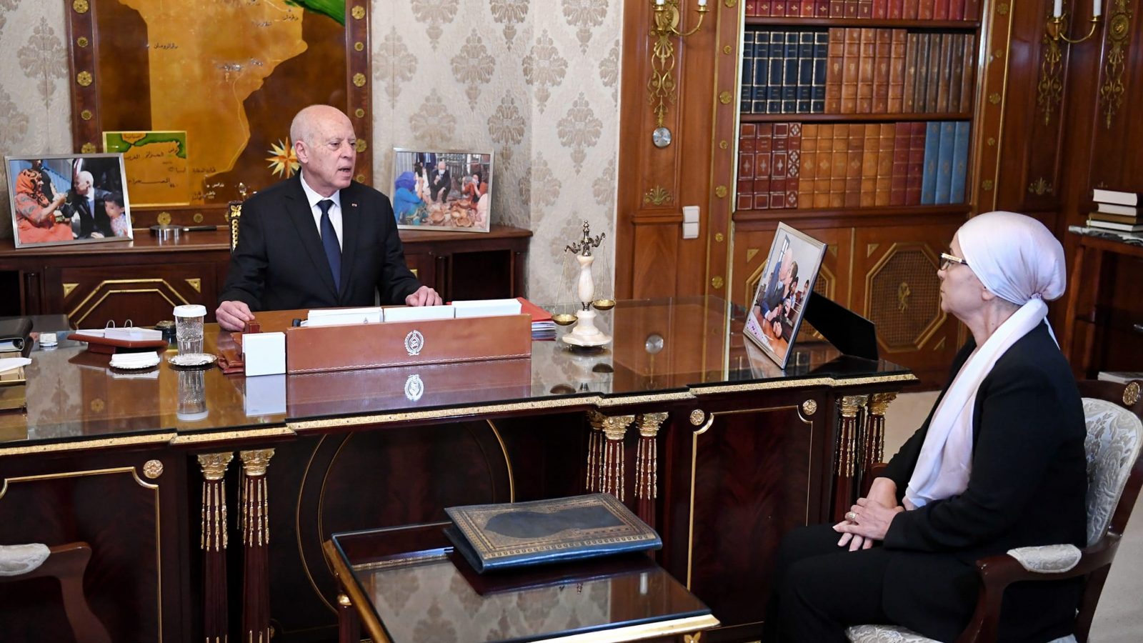 مرّة أخرى/ سعيّد يؤكد على ضرورة الإسراع بتطبيق مرسوم الصلح الجزائي