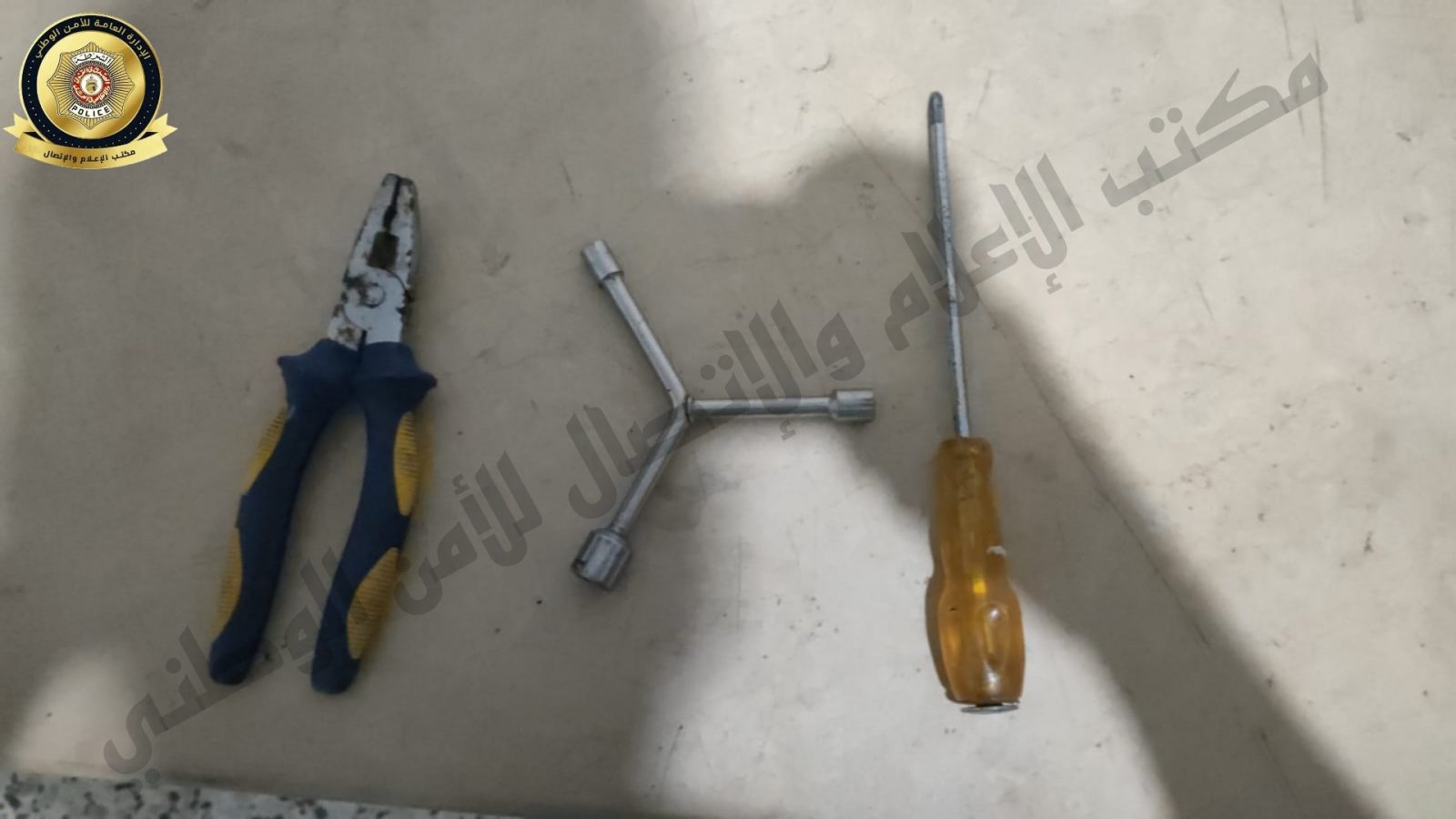 العاصمة/ ضبط لص بصدد سرقة مكيفات إدارة عمومية (صور)