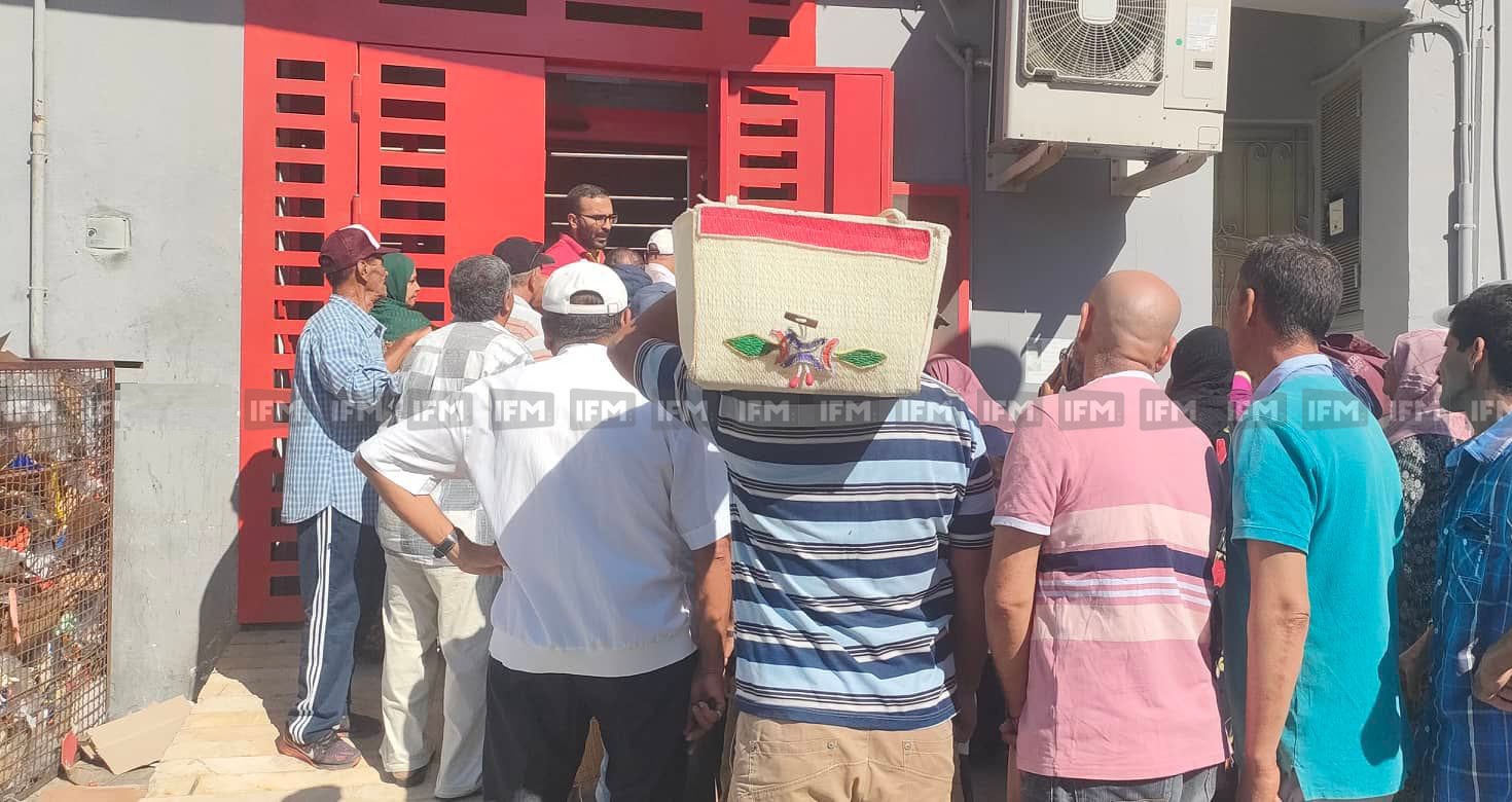 شاهد/ طابور المواطنين في انتظار السكّر بالحمامات