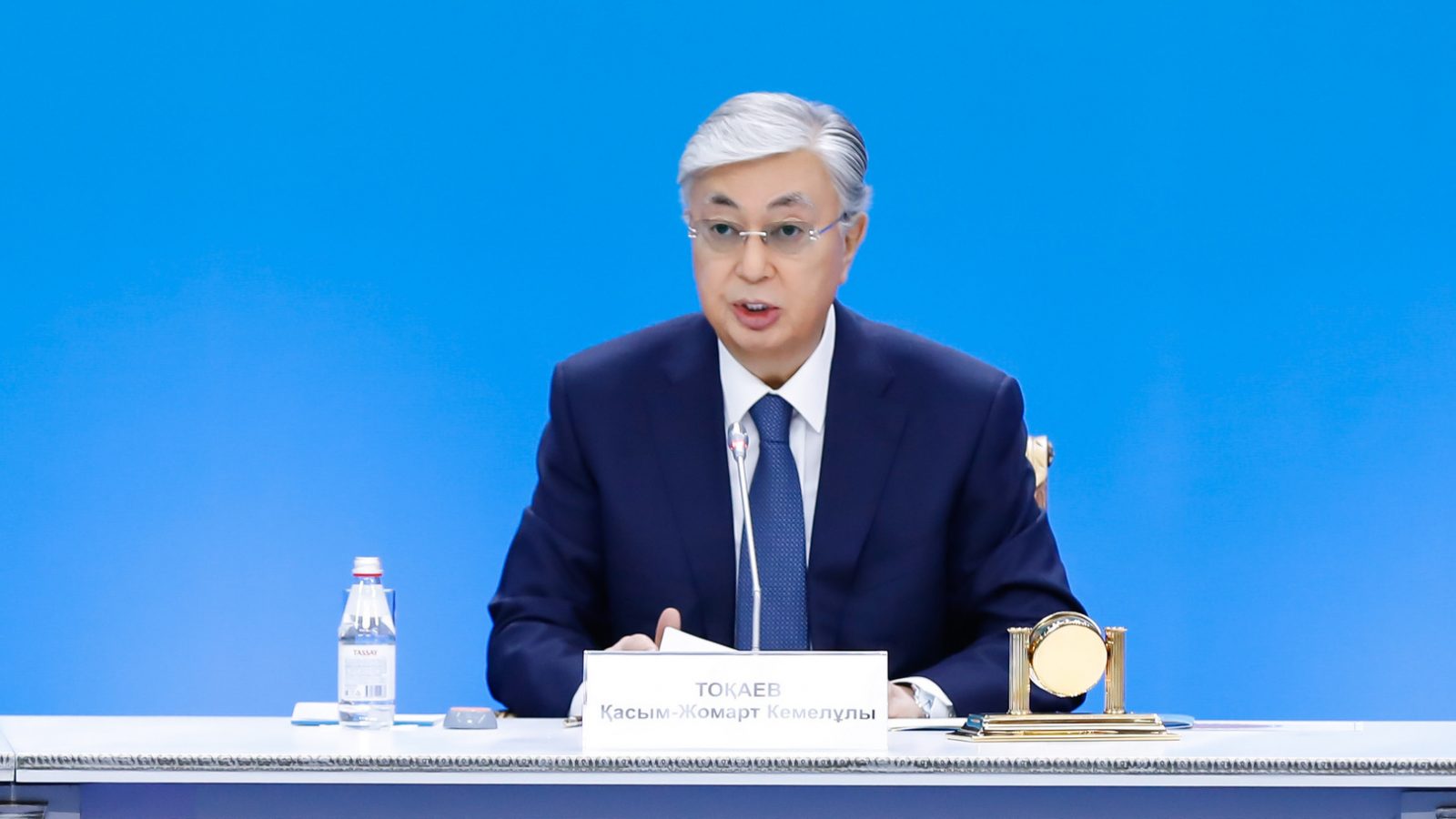 “سقط” من نافذة المستشفى/ وفاة رئيس مجلس مديري شركة نفط روسية