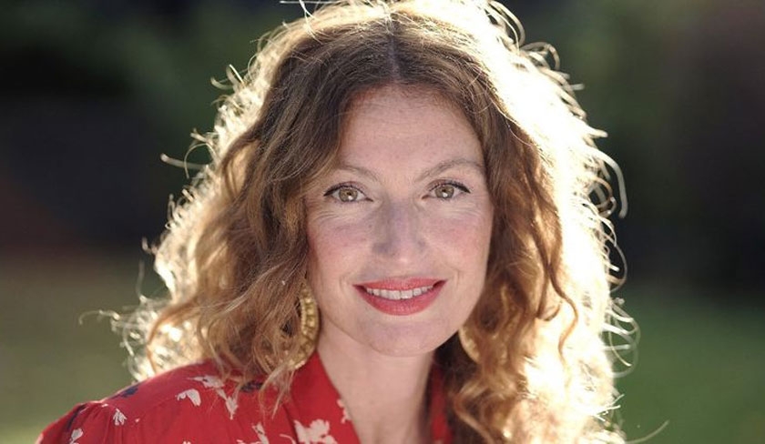 شاهد/ مطربة فرنسية في اغنية عنوانها تونس