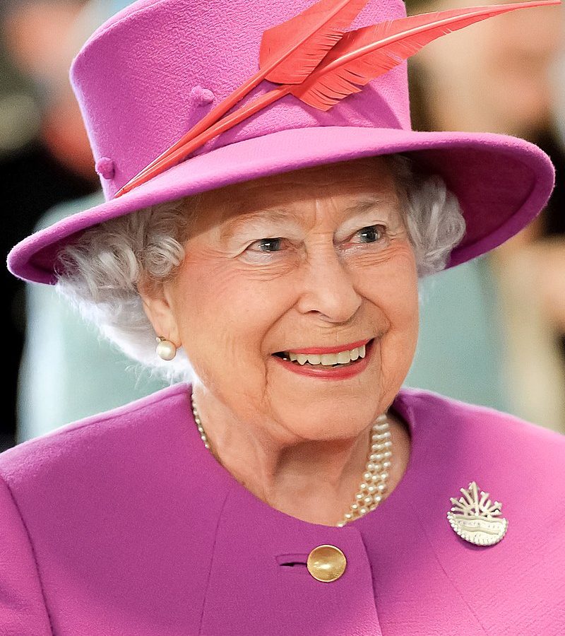 وضع الملكة إليزابيث تحت الرعاية الطبية