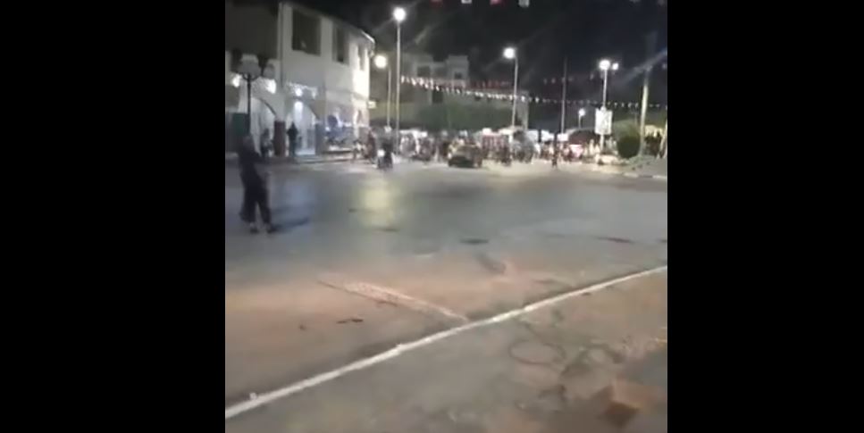 المكنين/ محتجون يطالبون بالعثور على حارقين مفقودين