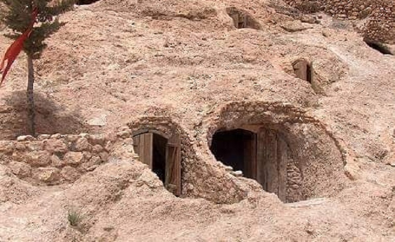 السند/ ضبط شخصين بصدد التنقيب عن الآثار