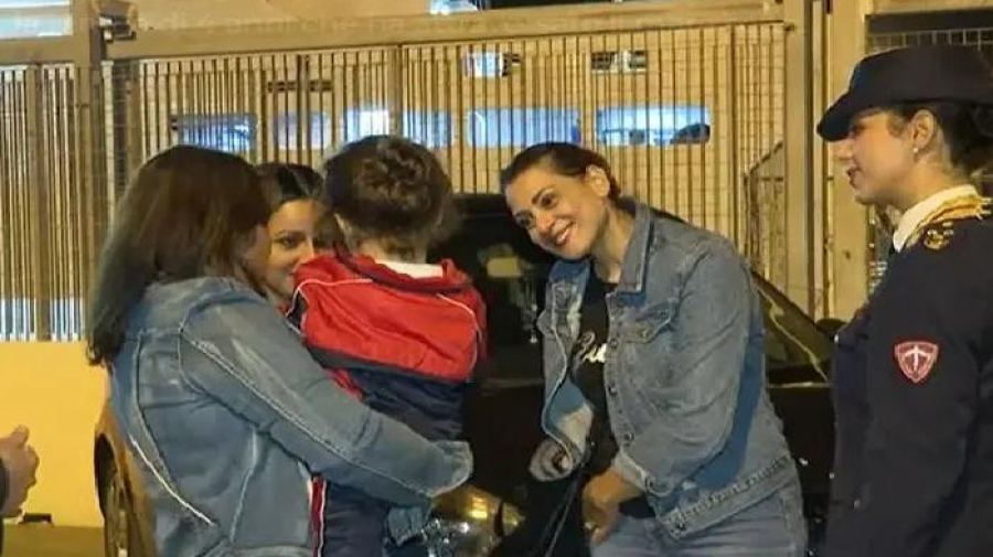 قضية وصول طفلة الـ3 سنوات لإيطاليا.. رفع تحجير السفر على الوالدين