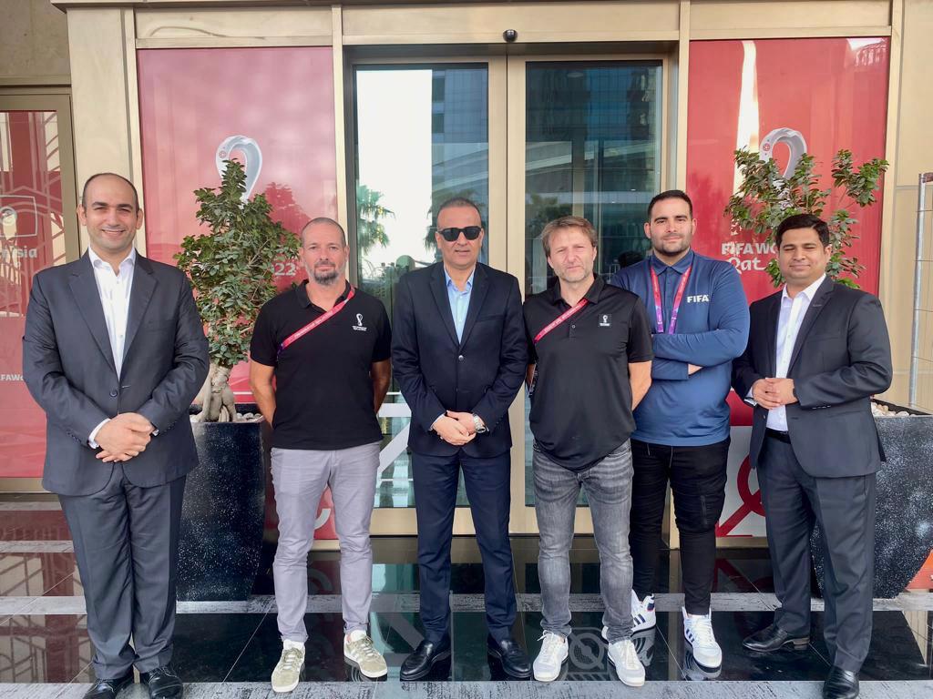 الجريء في زيارة لمقر إقامة المنتخب في قطر