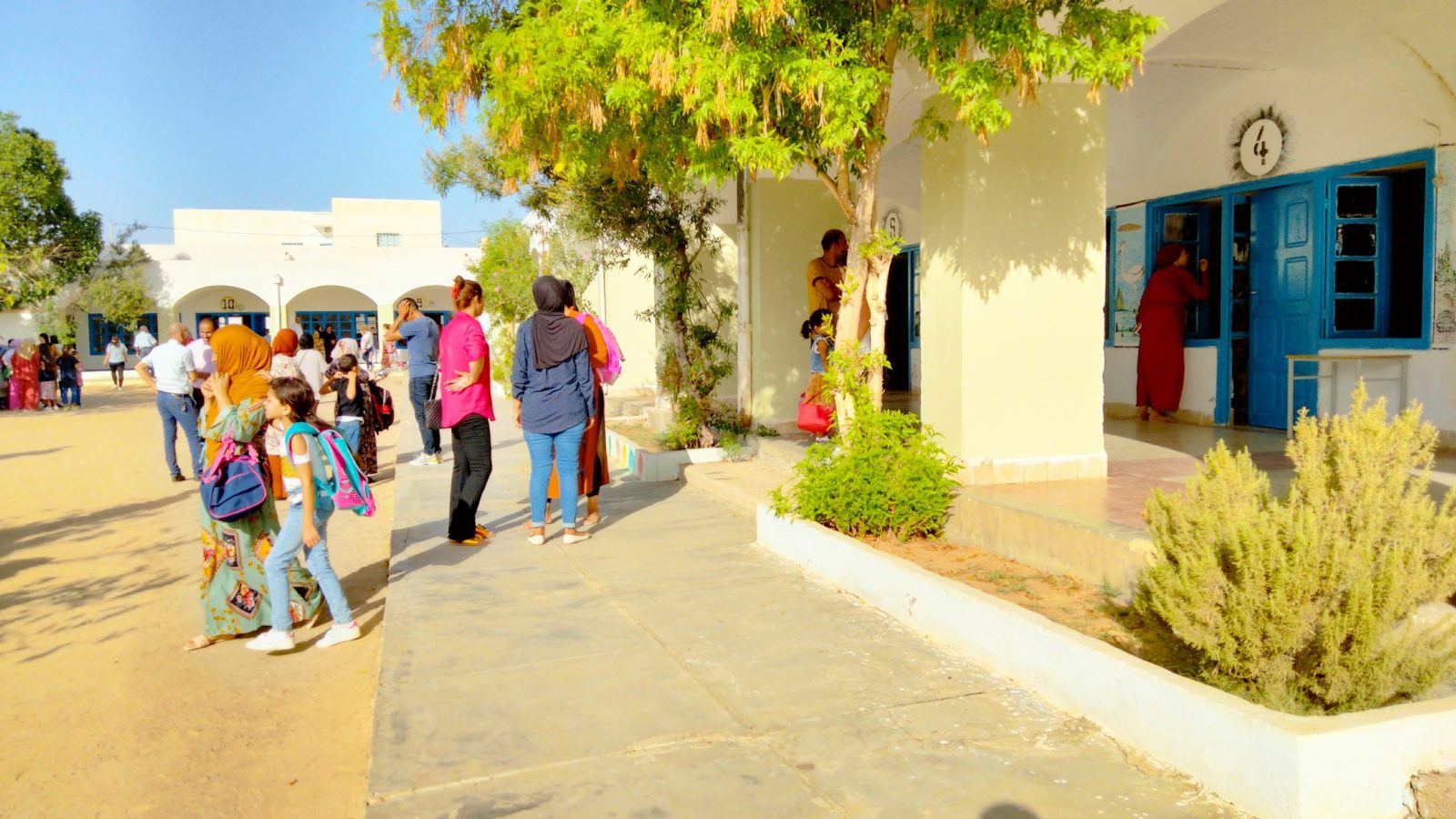 سيدي بوزيد/ مدير مدرسة يباشر عمله بلا معلّمين منذ بداية السنة