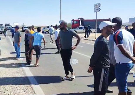 لليوم الثاني/ فلاحو قبلي يحتجون