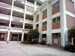 تلميذة الـ8 سنوات تلقي بنفسها من الطابق الثالث للمدرسة والسبب واهي..