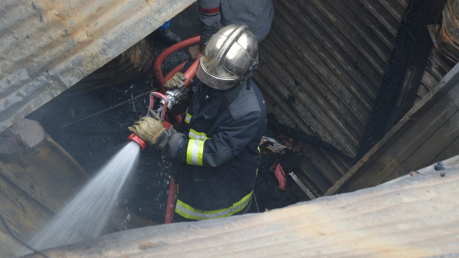 العمران الأعلى/ العثور على جثة متفحمة لإمرأة مقعدة أثناء إطفاء حريق