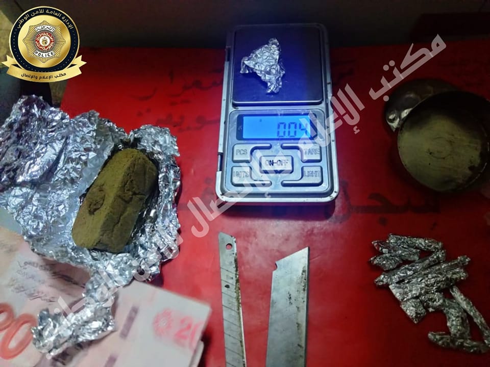 باب سويقة/ صلاح الأحذية وتاجر ممنوعات