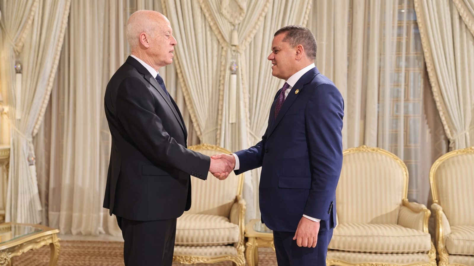 الملفات السياسية والاقتصادية والأمنية على طاولة سعيّد والدبيبة (صور)